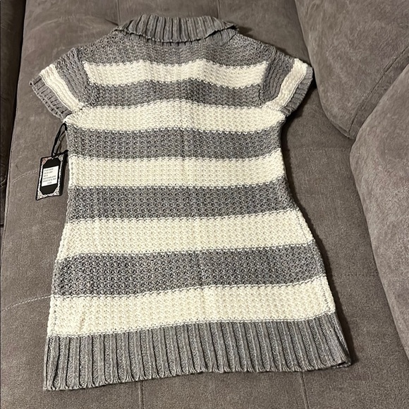 Yoki Gray and Cream Cowl Neck Sweater - Picture 5 of 7